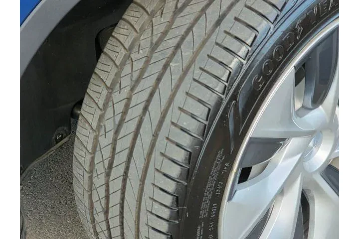 $29506 : Tesla Model Y 2021 AWD Long image 9