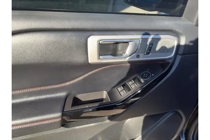 $32755 : Ford Explorer 2023 AWD ST-Li image 4