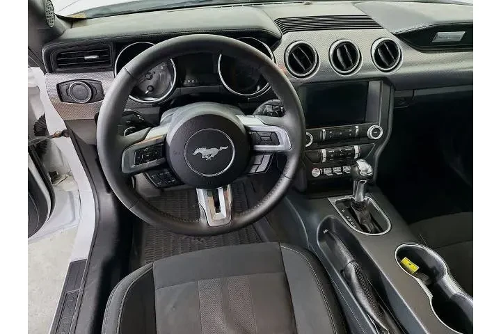 $17497 : Ford Mustang 2018 EcoBoost 2 image 9