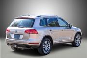 $15990 : Pre-Owned 2015 Volkswagen Tou thumbnail
