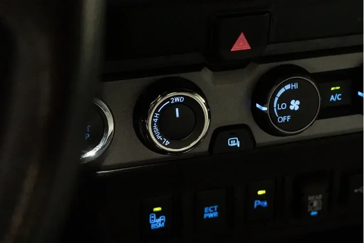 $35187 : Toyota Tacoma 2020 4x4 TRD O image 7
