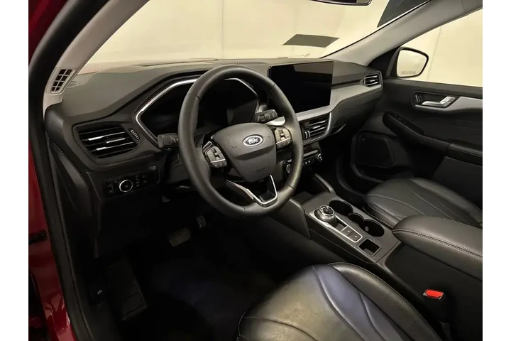 $32900 : Ford Escape Plug-In Hybrid 2 image 5