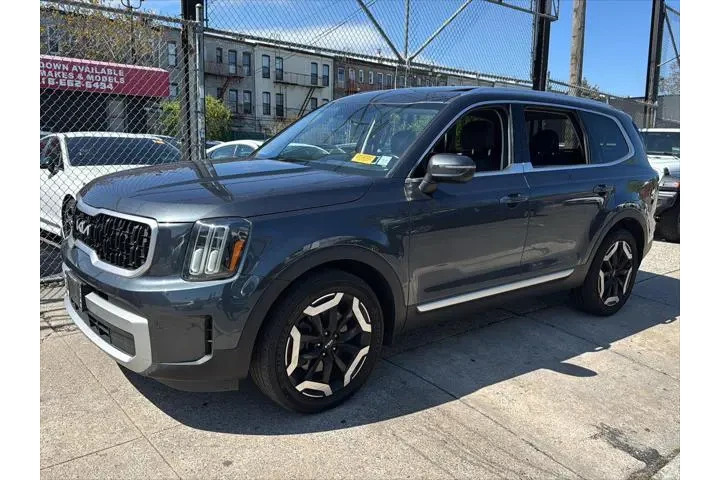 $30490 : Kia Telluride 2023 AWD EX X- image 2