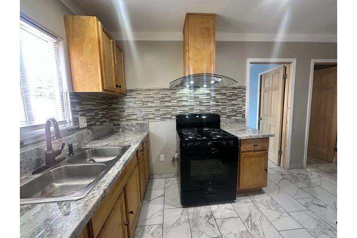 $2000 : Casa de renta image 4
