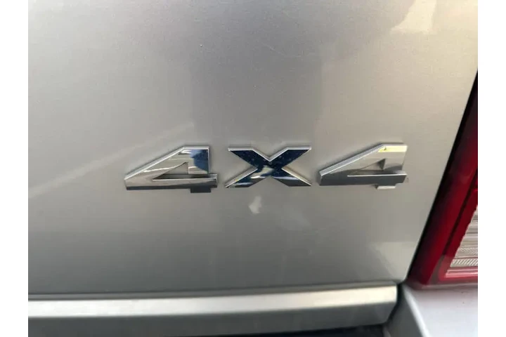 2008 Nitro SXT image 8