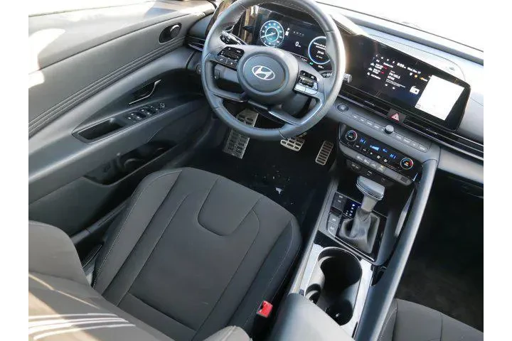 $22900 : Hyundai ELANTRA Hybrid 2025 image 9