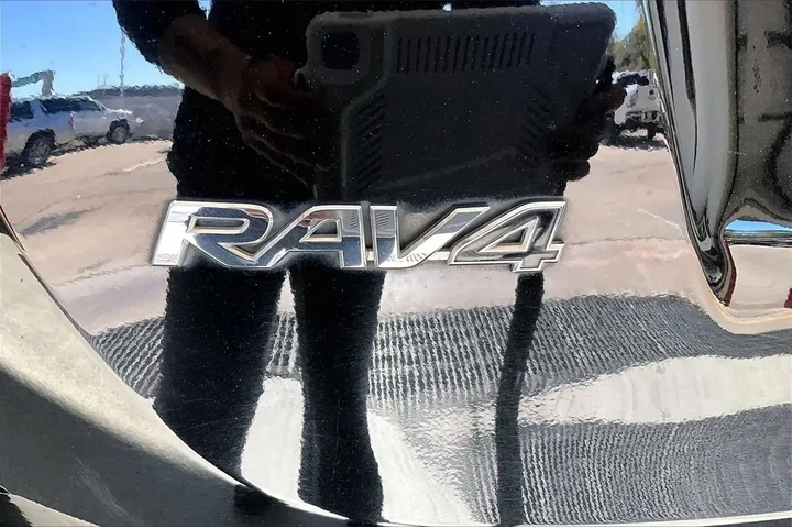 $15995 : Toyota RAV4 2016 XLE 4dr SUV image 9