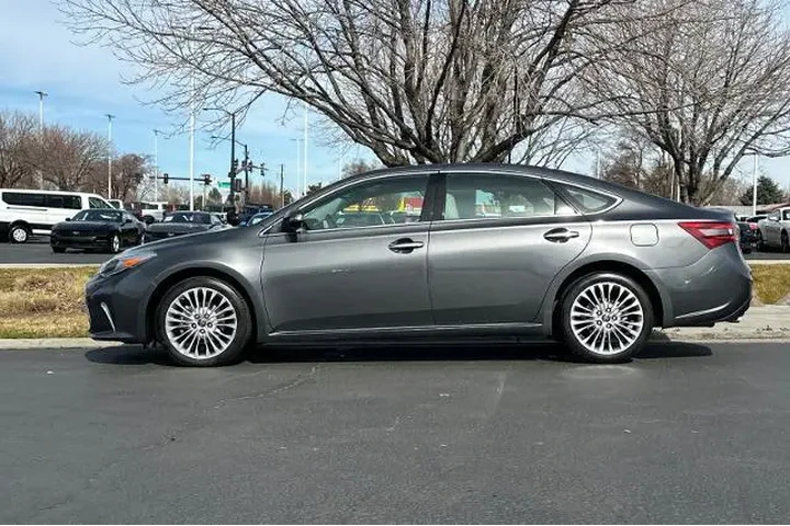 $22995 : Toyota Avalon 2017 XLE 4dr S image 5