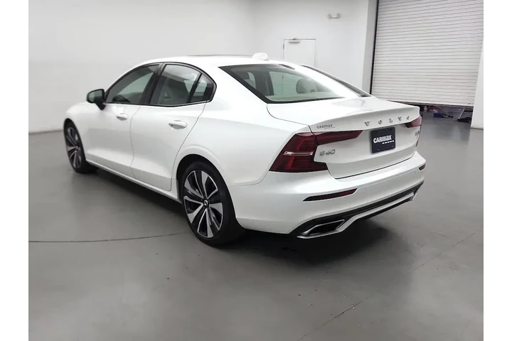 $26998 : Volvo S60 2022 AWD B5 Moment image 7