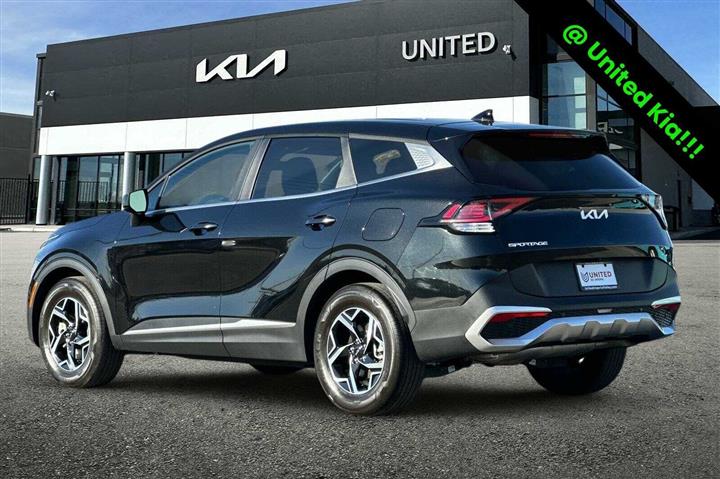 $23498 : Pre-Owned 2023 Sportage LX image 6