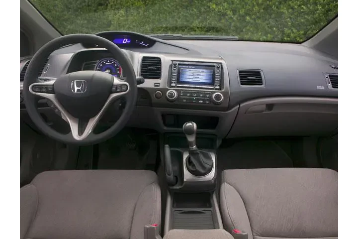 $3000 : Honda Civic 2008 LX 2dr Coup image 4