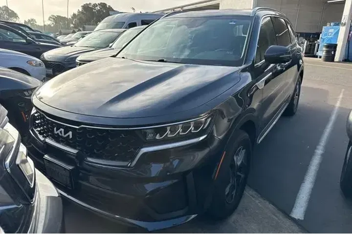 $26150 : Kia Sorento Hybrid 2022 S 4d image 2