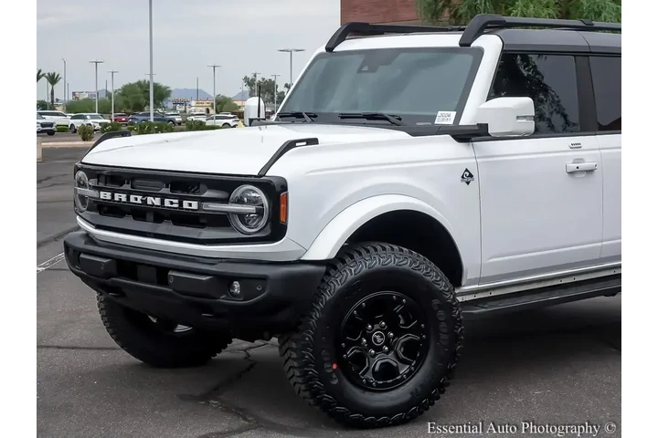 $39497 : Ford Bronco 2022 4x4 Outer B image 2