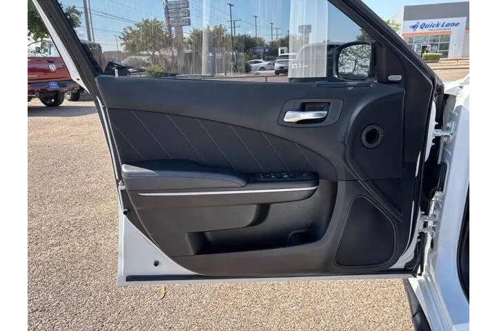 $53988 : 2023 Charger Scat Pack image 10