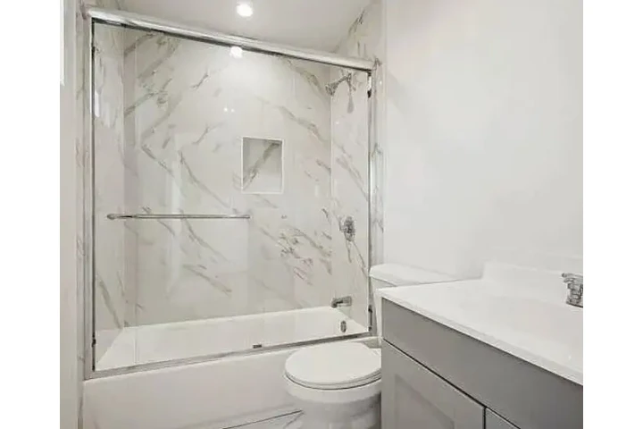 $1450 : 1 bed 1ba Apt in Koreatown image 6