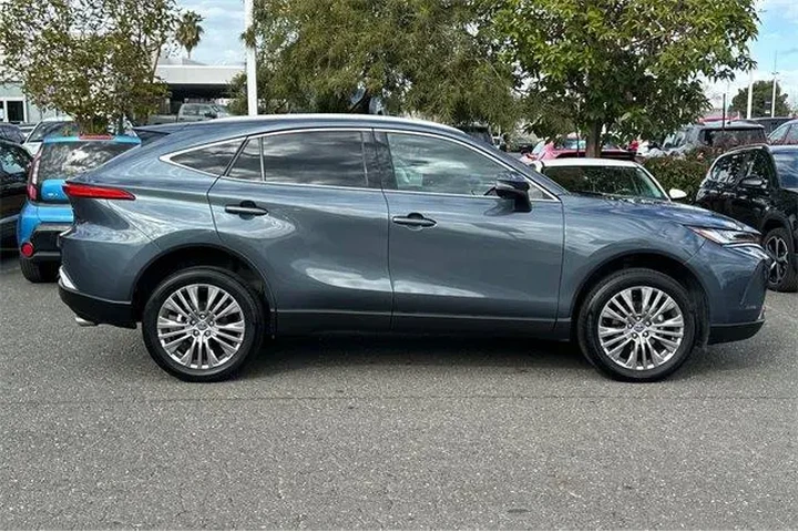 $35444 : Toyota Venza 2023 AWD Nights image 3