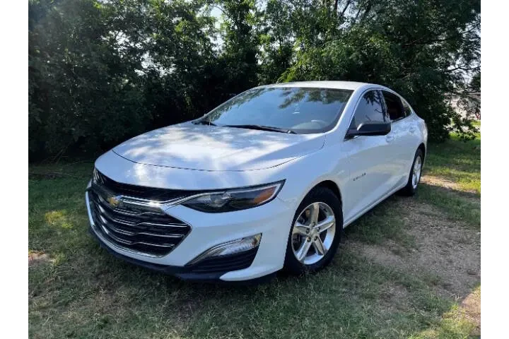 $23995 : 2022 Malibu LS image 2