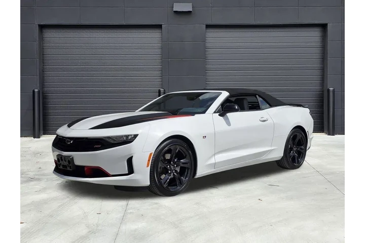 $32490 : Chevrolet Camaro 2023 LT 2dr image 5