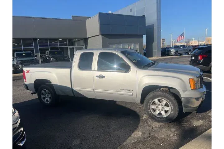 $13995 : GMC Sierra 1500 2011 4x4 SLE image 4