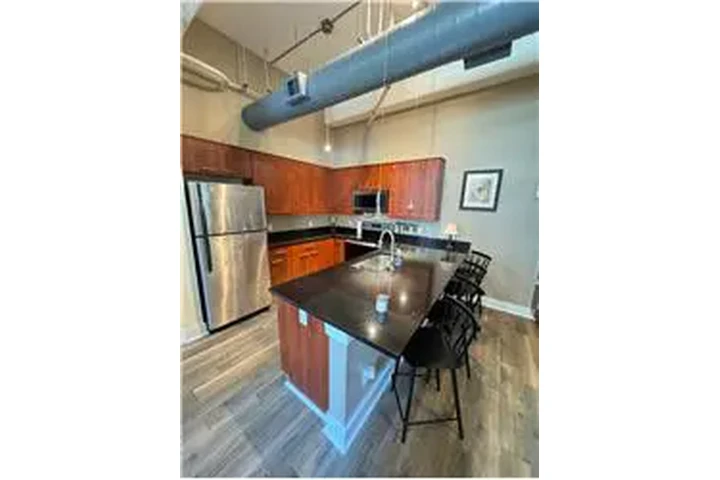 $2700 : Rental property with 2 bedro image 10