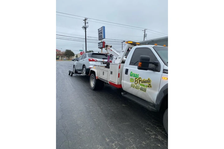 Gruas el Pariente image 7