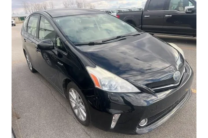 $10424 : Toyota Prius v 2012 Two 4dr image 2