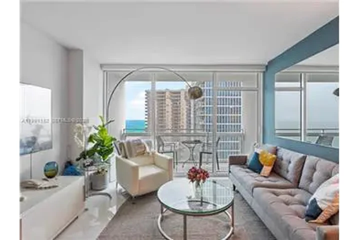 $6750 : Rental property with 1 bedro image 7