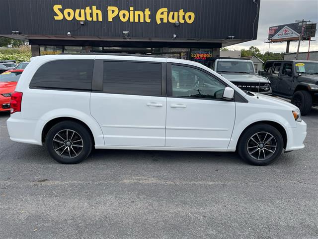 $9995 : 2017 Grand Caravan image 5