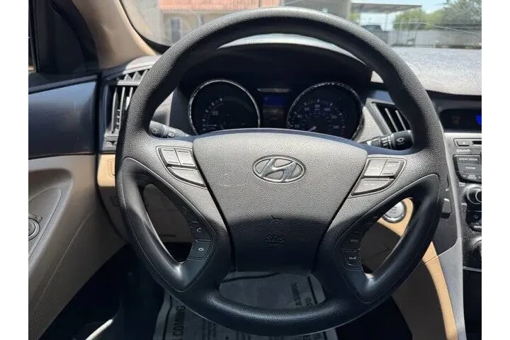 $9137 : 2012 Sonata Hybrid image 9