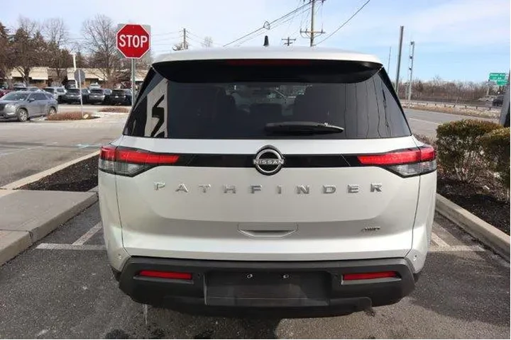 $25118 : Nissan Pathfinder 2023 AWD S image 7