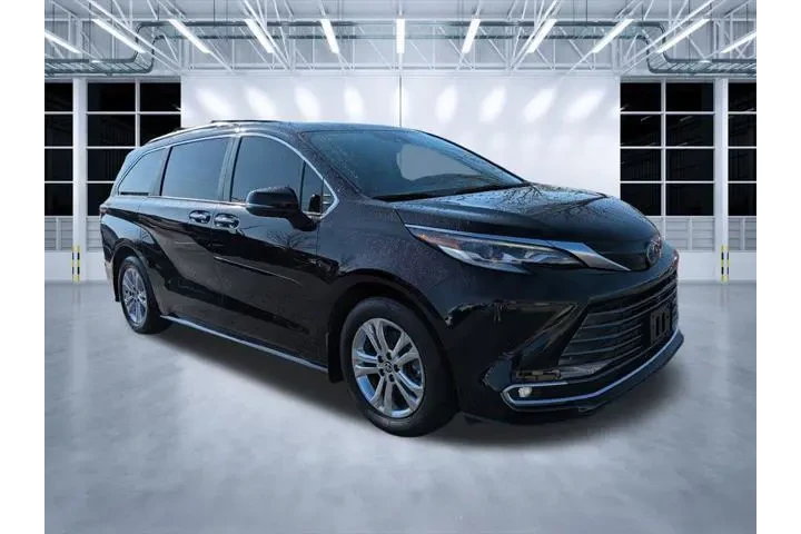 $39994 : Toyota Sienna 2022 AWD Plati image 2