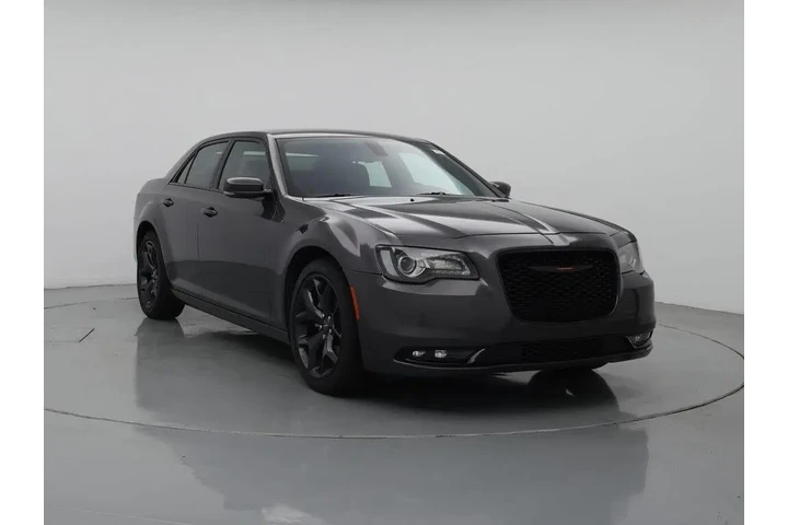 $35998 : Chrysler 300 2023 S V6 4dr S image 1