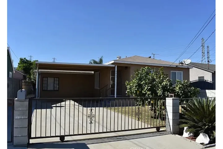 $2100 : Location, location, location. image 2