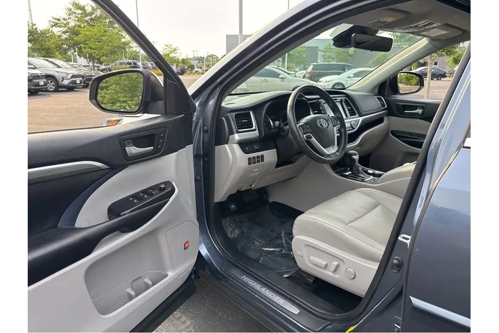 $28979 : Silver Certified2019 Highland image 2