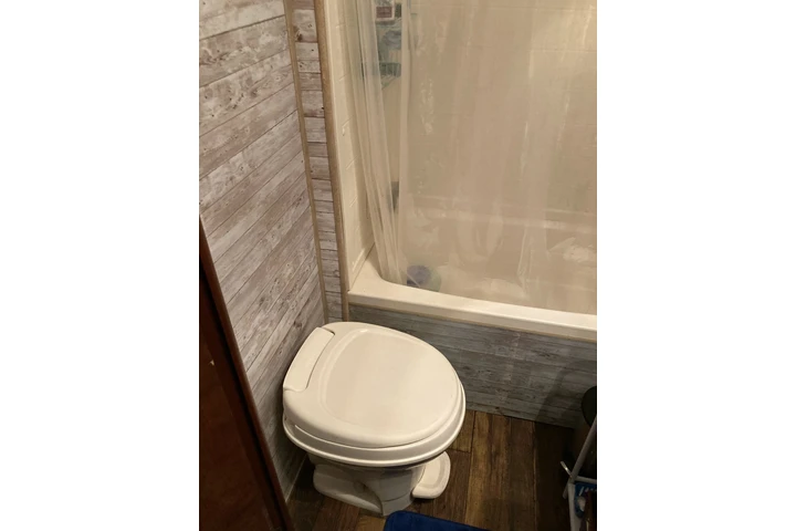 $950 : Se renta traila image 3