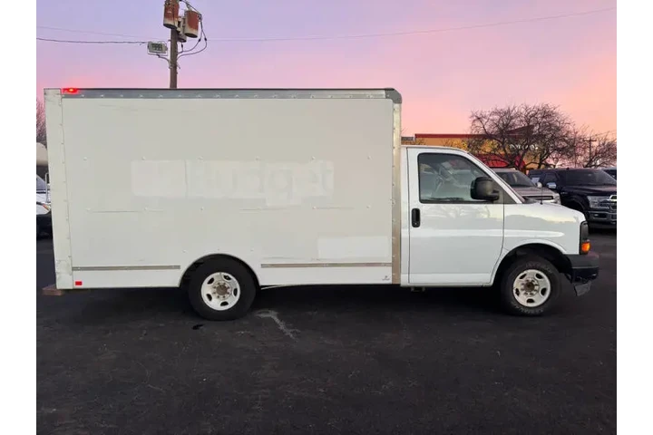 $16995 : 2019 Express 3500 image 9