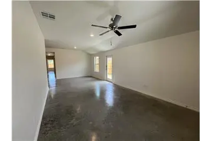 $1400 : Rental property with 3 bedro image 5