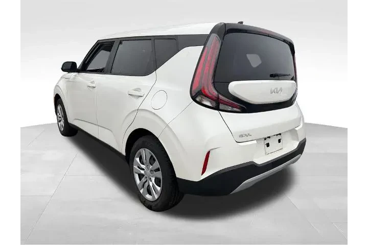 $19042 : Kia Soul 2023 S 4dr Crossove image 3