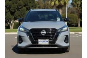 $19900 : Nissan Kicks 2023 SR 4dr Cro thumbnail