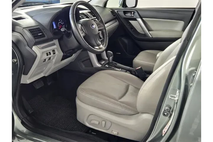 $12900 : Subaru Forester 2015 AWD 2.5 image 7