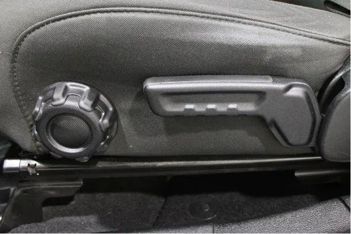 $31920 : Jeep Gladiator 2021 4x4 Will image 4