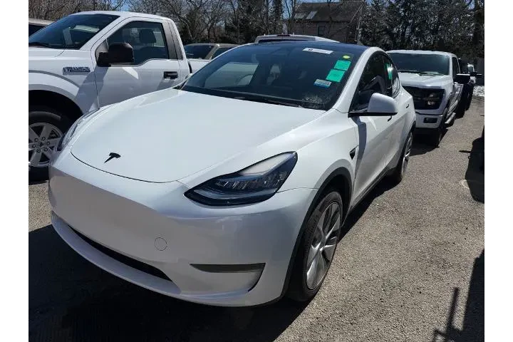 $33700 : Tesla Model Y 2023 AWD Long image 3