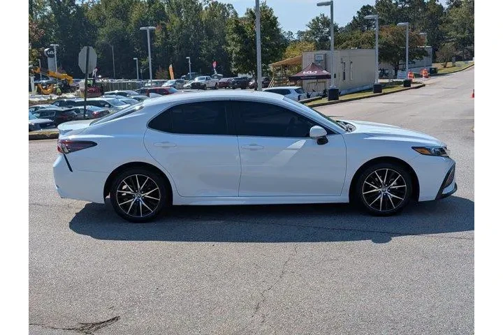 Toyota Camry 2023 SE 4dr Sed image 7