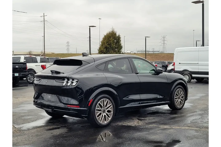 $32597 : Ford Mustang Mach-E 2024 AWD image 4