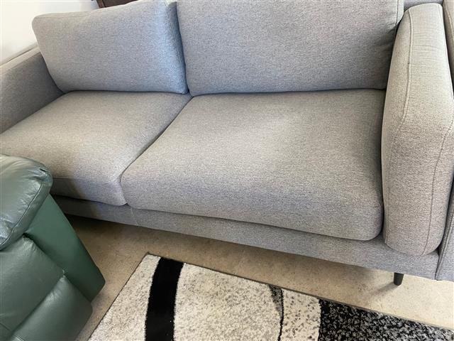 $300 : REMATO SOFA COMO NUEVO image 6