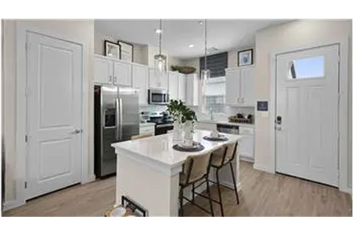 $1448 : Rental property with 1 bedro image 5