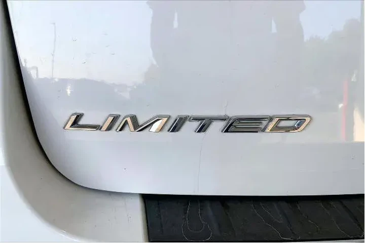 $25951 : Ford Explorer 2023 Limited 4 image 9