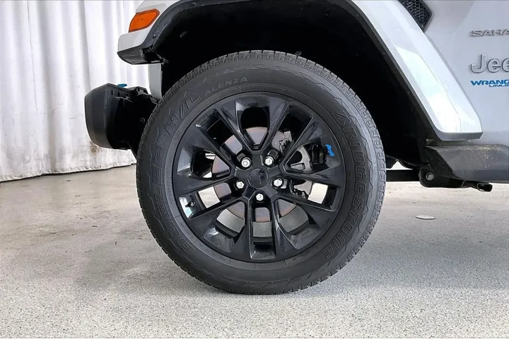 $25691 : Jeep Wrangler Unlimited 2022 image 6