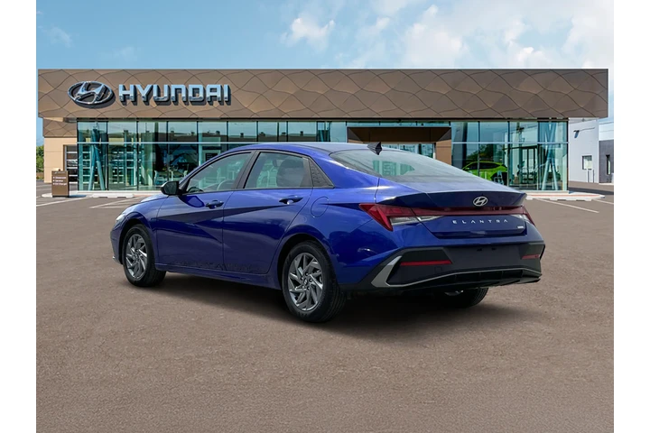 $23990 : Hyundai ELANTRA Hybrid 2025 image 5