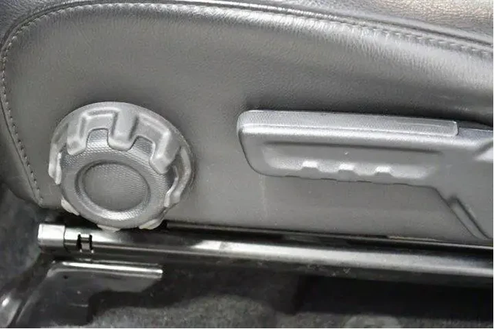 $31994 : Jeep Wrangler 2023 4x4 Sahar image 5